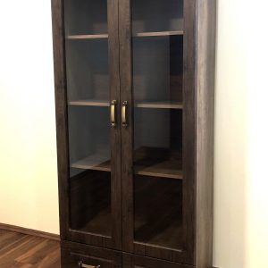 PIER „P1” VITRINES SZEKRÉNY